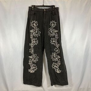 Davi & Dani Cord Floral Embroidered Barrel Pants black/white